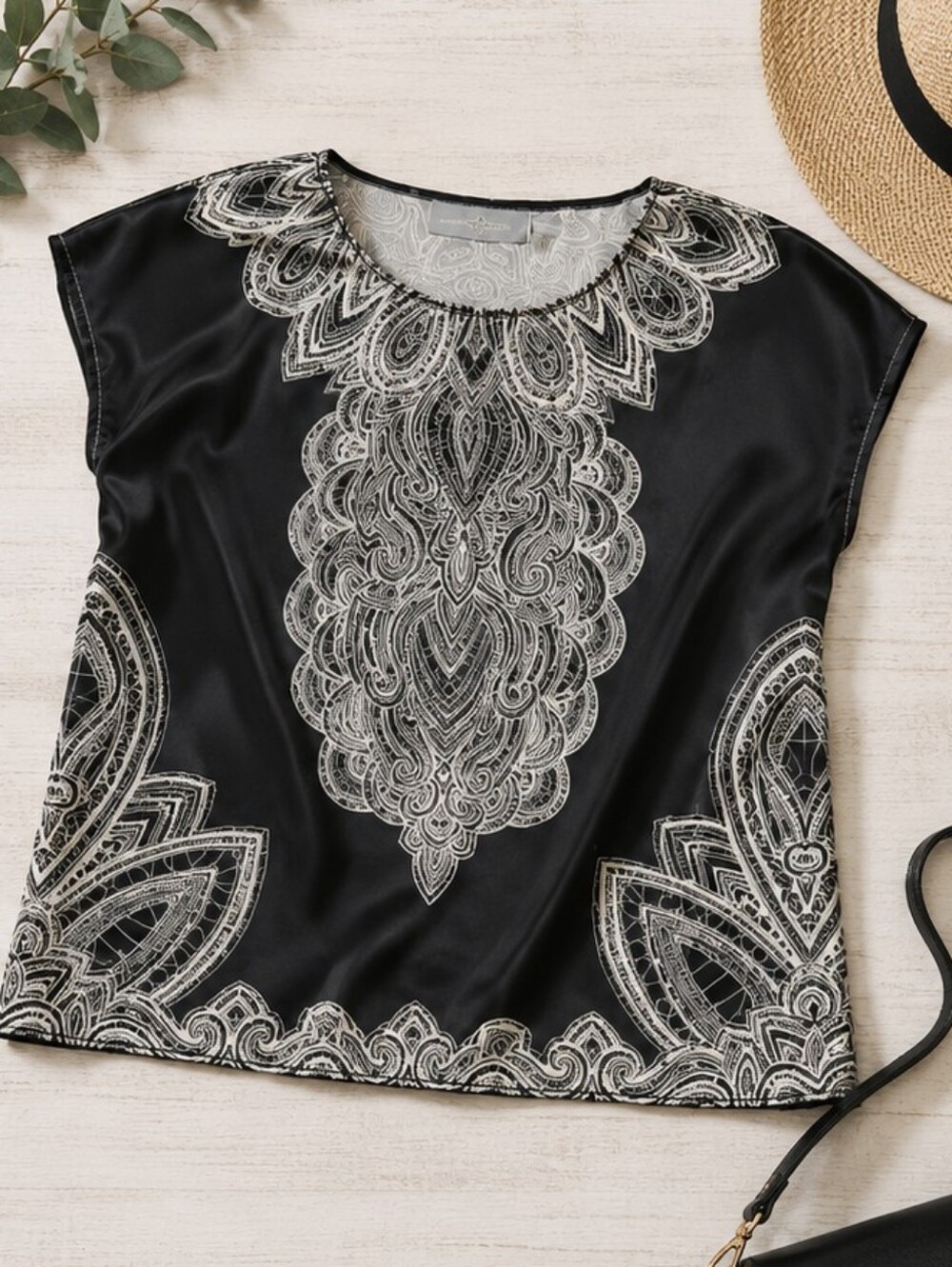 Traveler's By Chico's Black and White Boxy Satin Top